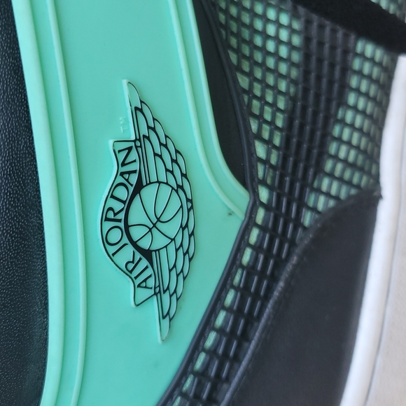 The Air Jordan 1 Retro ’89 “Green Glow” SZ11 - Picture 7 of 8